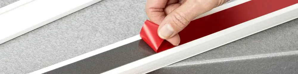 Cinta acrílica para molduras